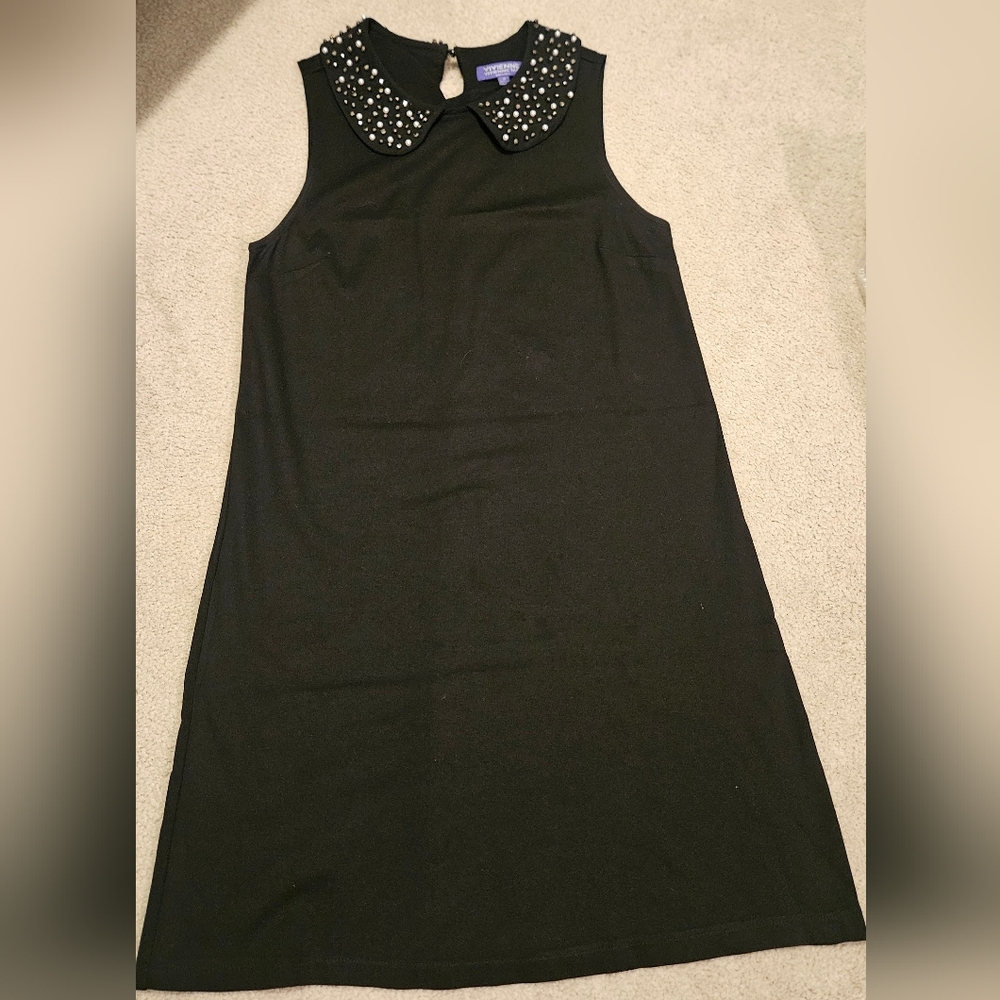 Vivienne Vivienne Tam Sleeveless Knee Length Shift Dress